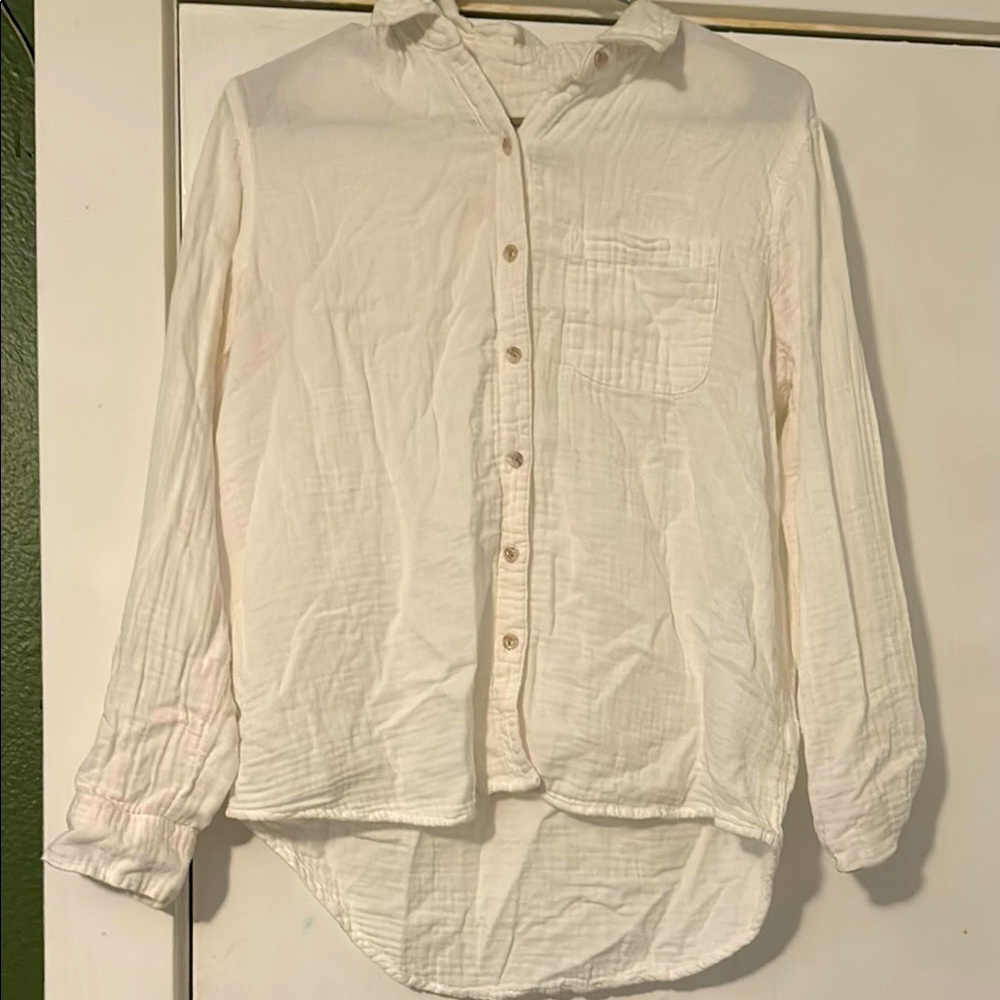 Universal Thread White Casual Button Down Shirt
